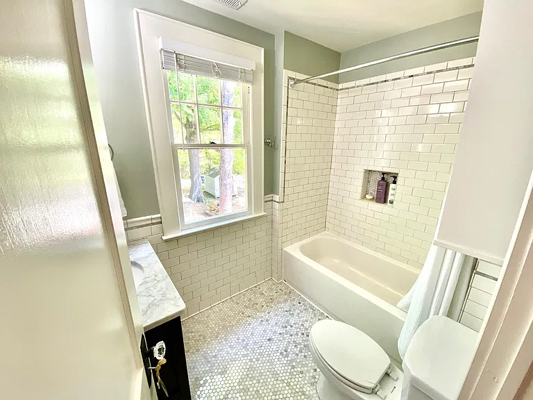 1104 9th St #B — Photo 6