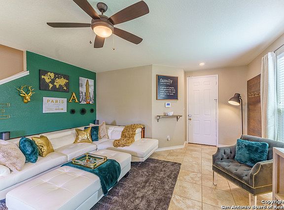 4th image of 234 Pleasanton Cir