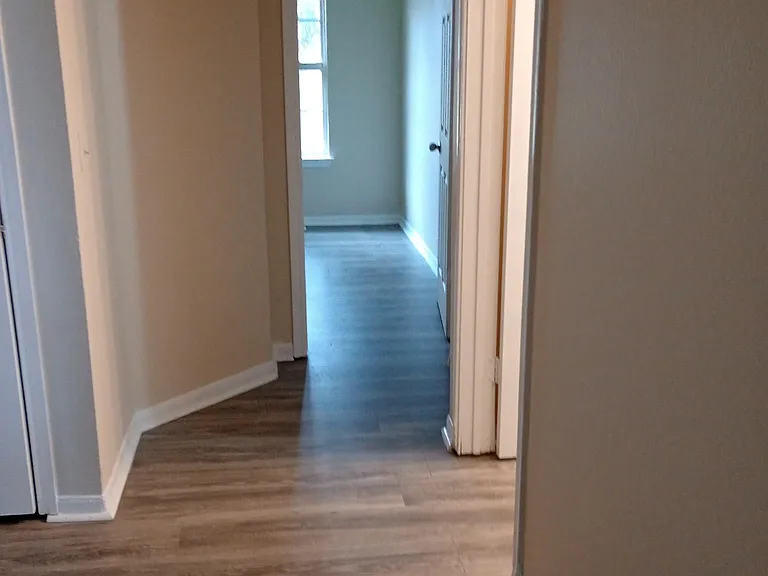 Pinebrooke Apartments — Photo 6