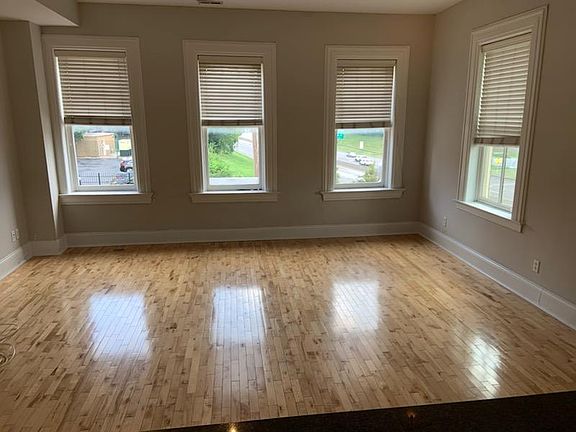 4th image of 1814 Sidney St #3