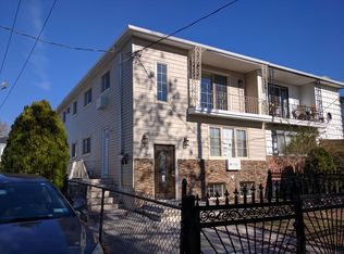 25519 149th Ave, Rosedale, NY 11422