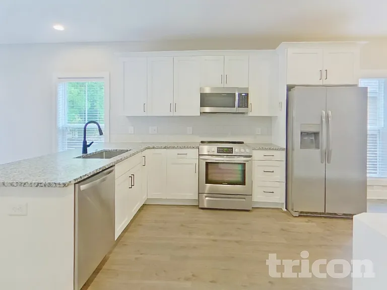 3047 Ridge Ave — Photo 6