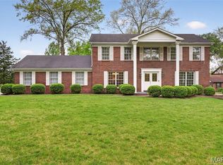 1645 Mason Knoll Rd, Saint Louis, MO 63131