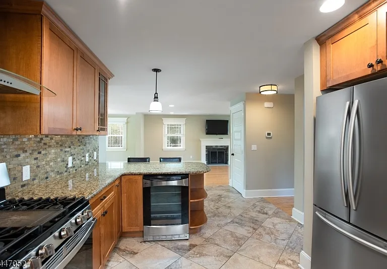 30 Gates Ave — Photo 32