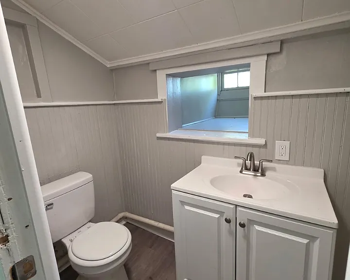 217 Seneca St #2 — Photo 4