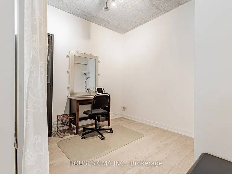 185 Roehampton Ave #1201 — Photo 13