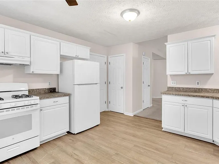 878 Grindstone Dr SW — Photo 13