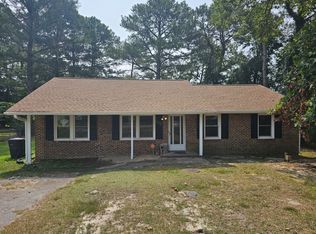 446 Azalea Dr, Spring Lake, NC 28390