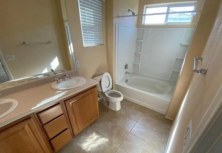 680 Forest Peak St — Photo 4