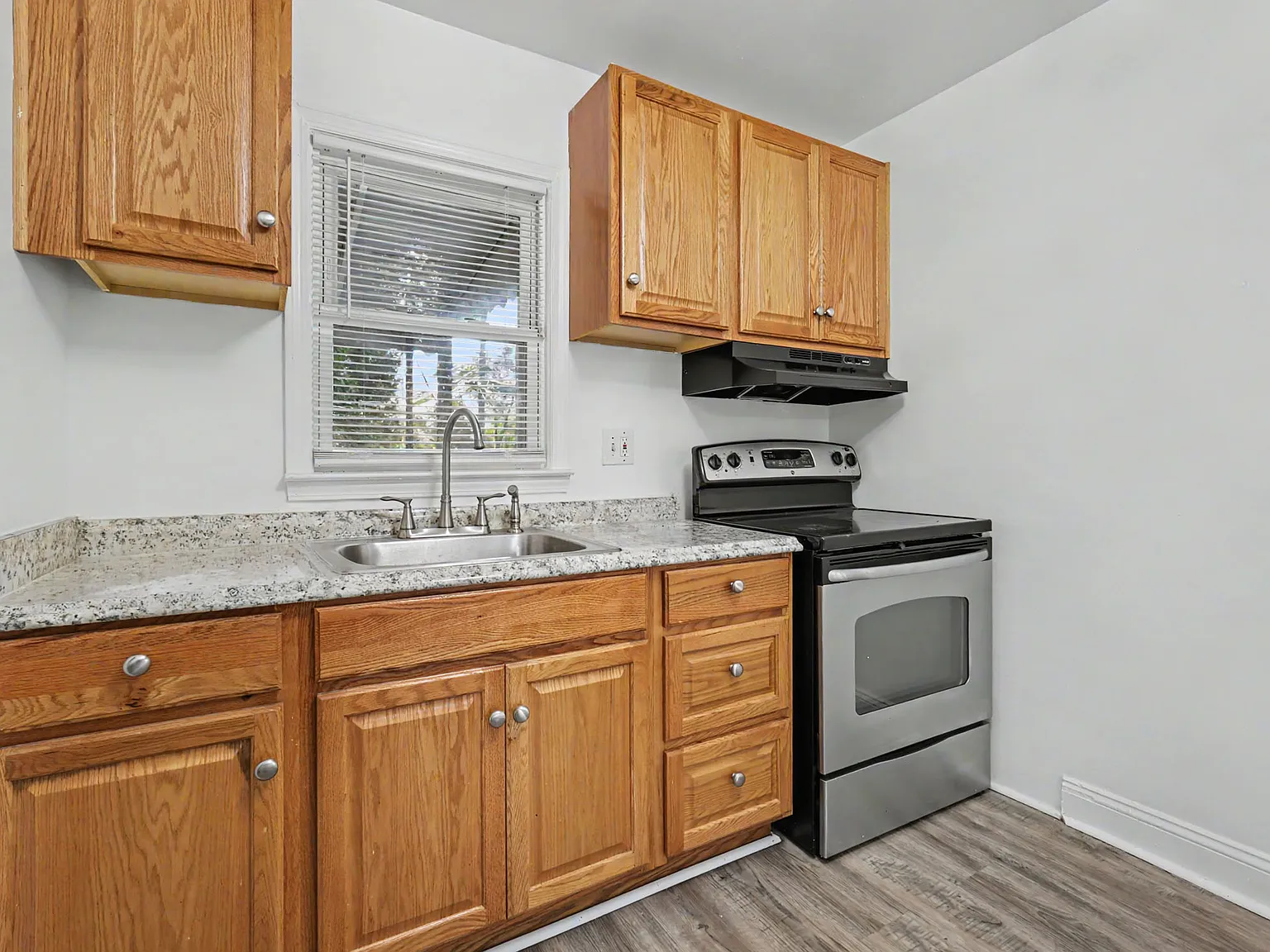 2 bed, 812 sqft, $1,400 — Photo 3