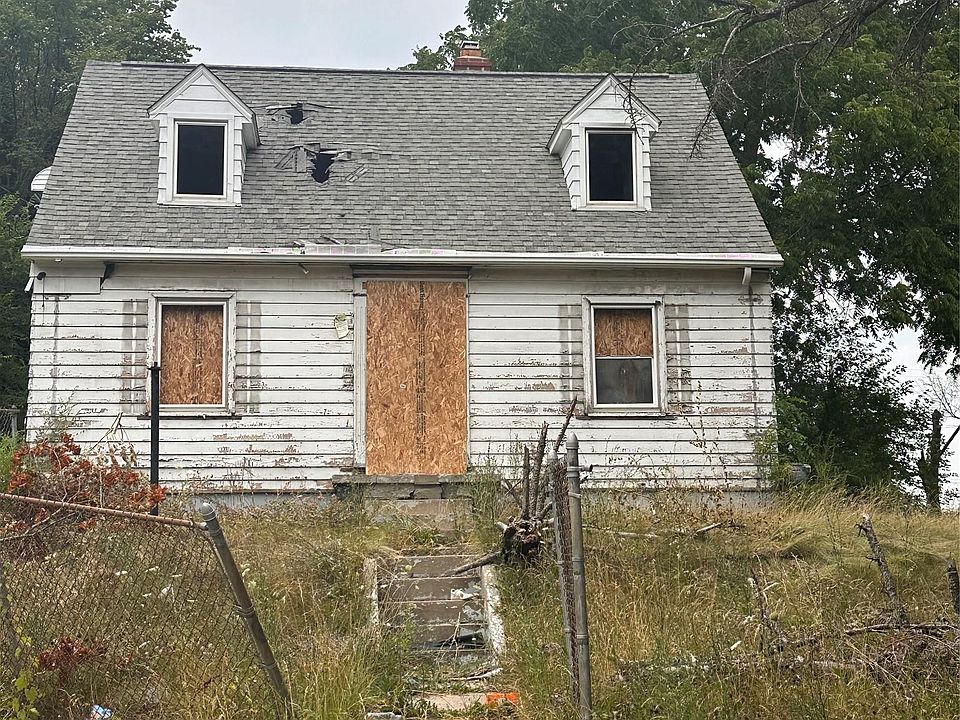 1st image of 437 E Dartmouth St