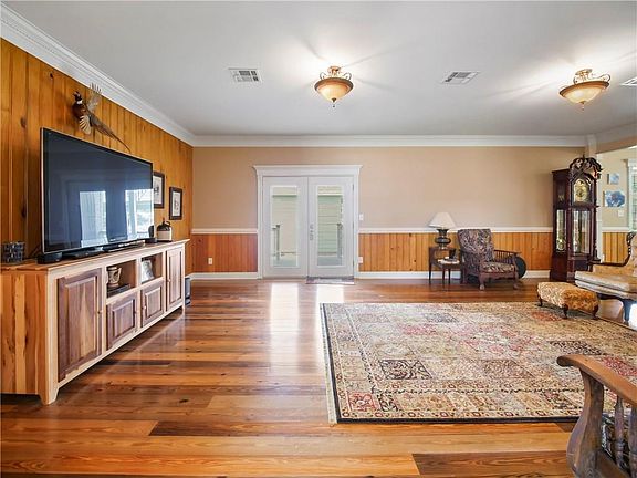 5th image of 2785 Maurine Dr