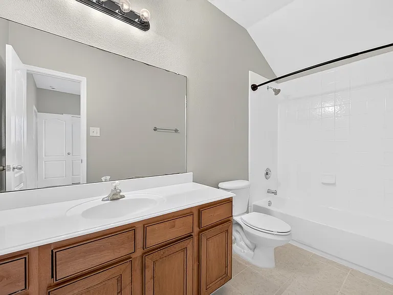 6837 Livorno Ln — Photo 22
