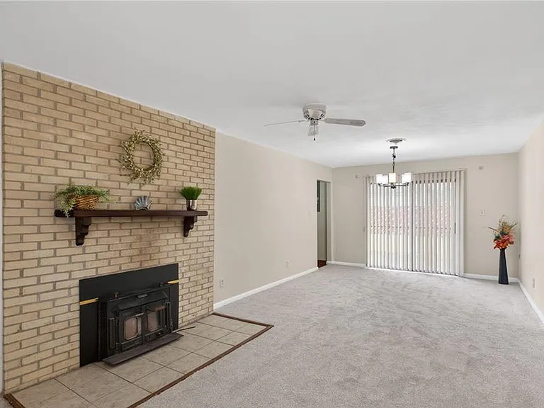 724 S Westgrove Rd — Photo 4