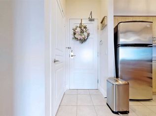 350 Red Maple Rd #817, Richmond Hill, ON