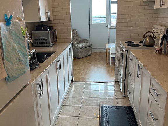 4th image of 5 Frith Rd #1004