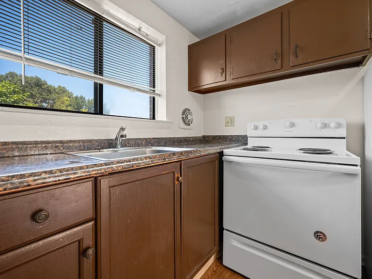 157 School St #6 — Photo 4