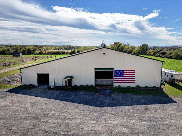 1262 Fitzpatrick Rd, Auburn, NY 13021