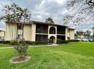 337 Knotty Pine Cir APT C-2, Greenacres, FL 33463