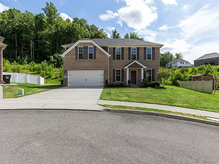 2107 Kangaroo Ln — Photo 4