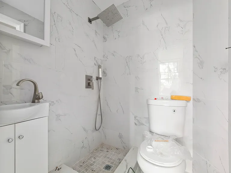 815 Willoughby Ave #5 — Photo 12