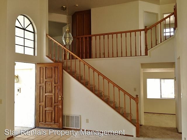 1st image of 284 Saybrook Ave