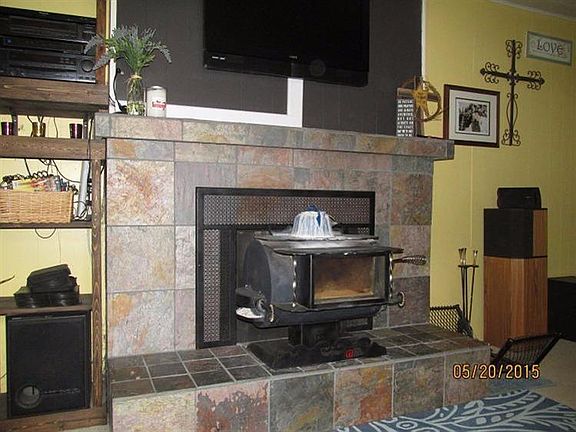 2nd image of 372 Schoolhouse Ln