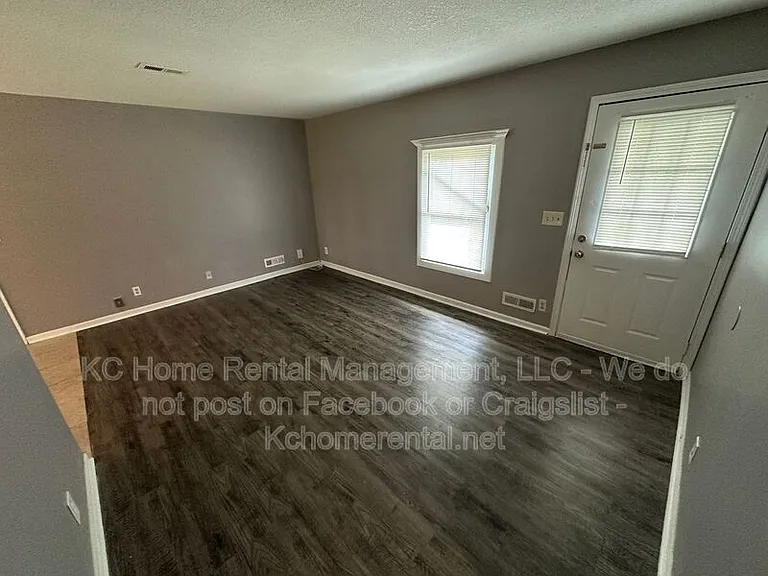 7803 E 107th St — Photo 12