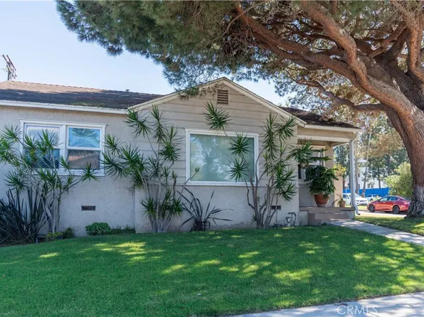 1150 Lynngrove Dr, Manhattan Beach, CA 90266