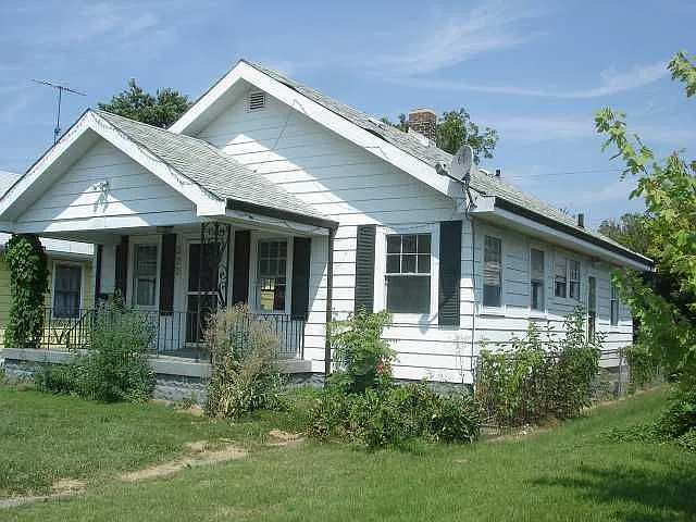 320 E Southern Ave photo 1