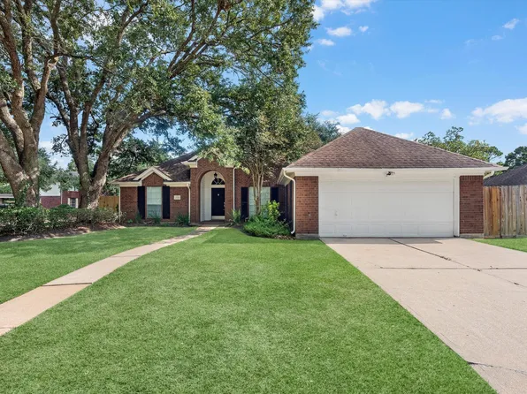 1316 Danielle Ln, Pearland, TX 77581
