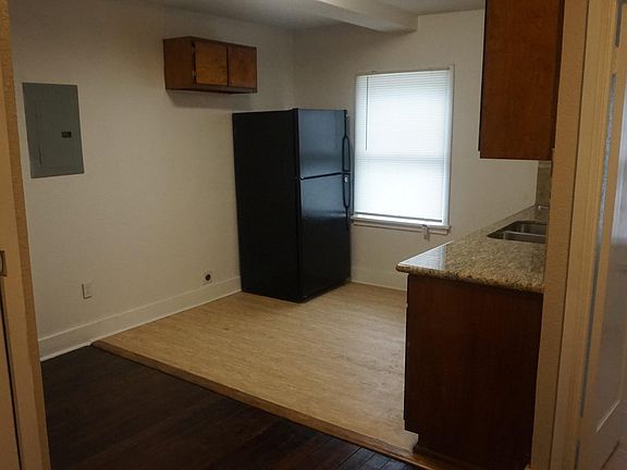 4th image of 801 37th St #1 & 3