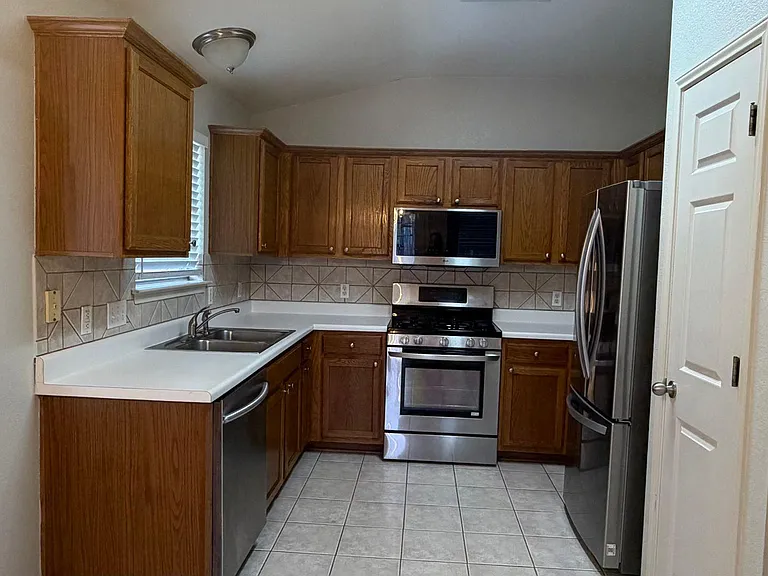 17338 Tobermory Dr — Photo 18