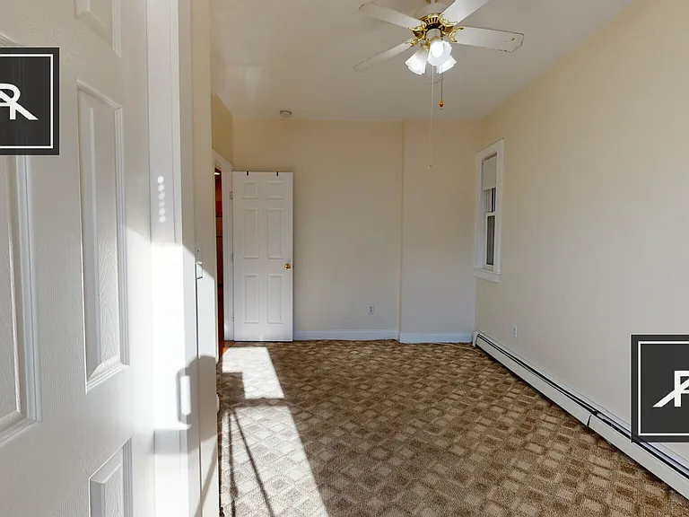 17 Linden St #2 — Photo 21