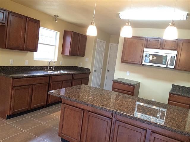 2nd image of 3910 Los Presidentes Ave