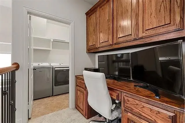 4849 Empire Way — Photo 35