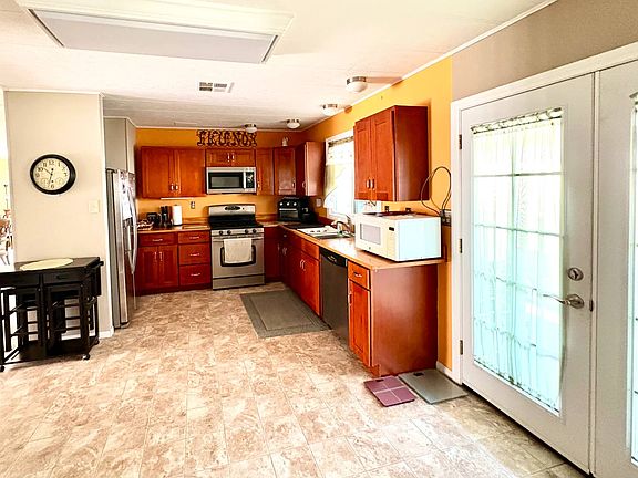 3rd image of 1506 Oak Dr Space 81