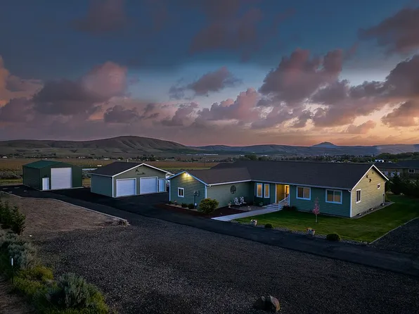 12840 Postma Rd, Moxee, WA 98936