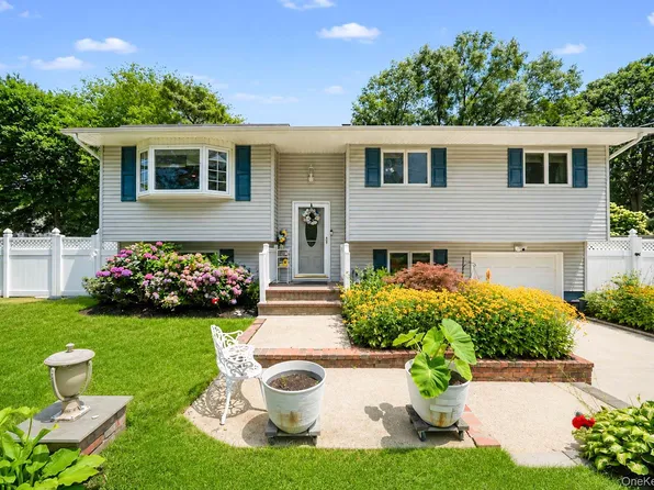 109 Midland Boulevard, Ronkonkoma, NY 11779