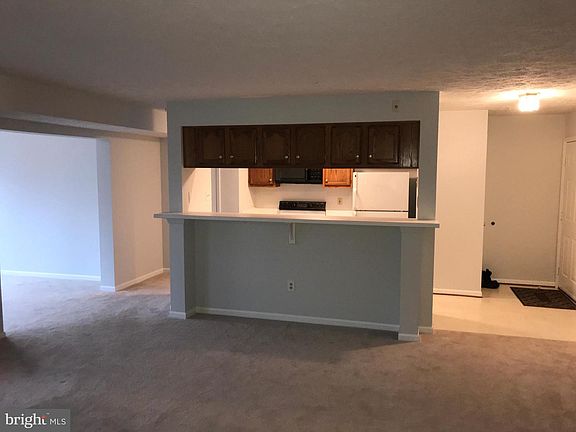 5th image of 708 Jupiter Hills Ct #2-2G