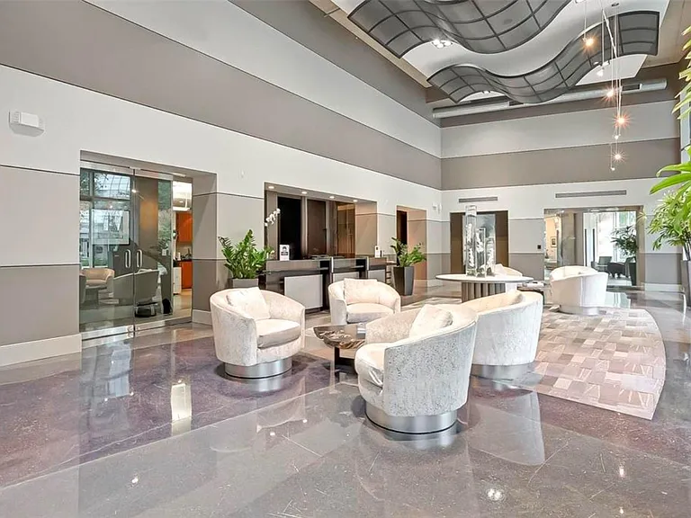 1901 Post Oak Blvd #OAK-2402 — Photo 20
