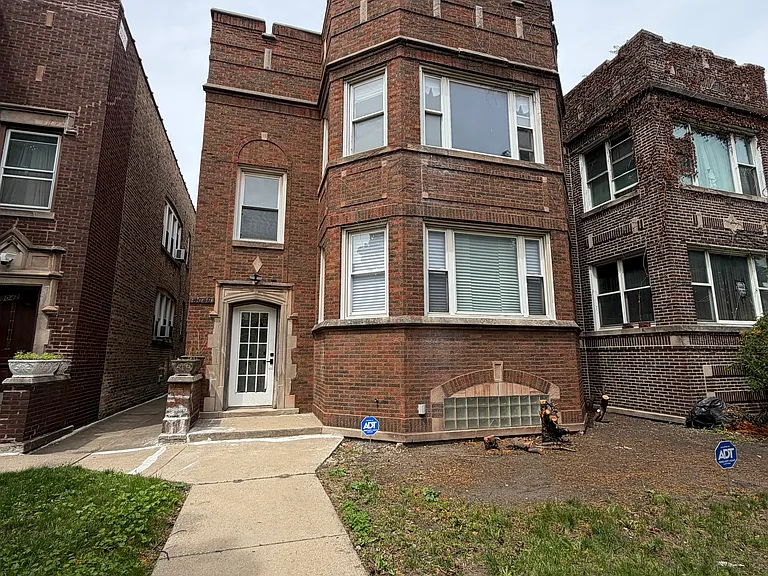 8040 S Rhodes Ave #1 — Photo 1