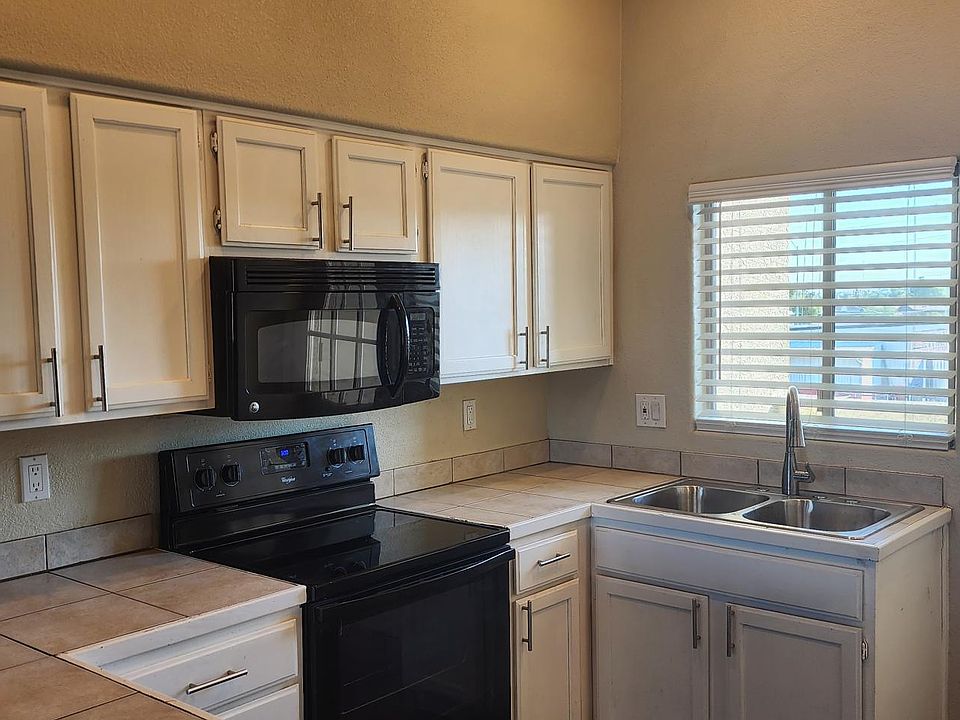 1st image of 1717 W Carol Ave APT 4