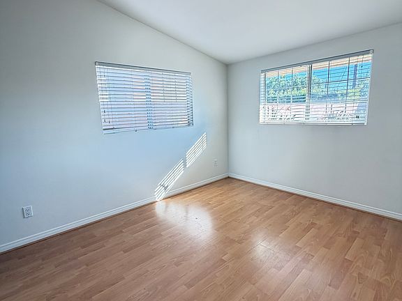 4th image of 20622 Archwood St