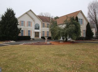 1 Saratoga Ct, Holland, PA 18966