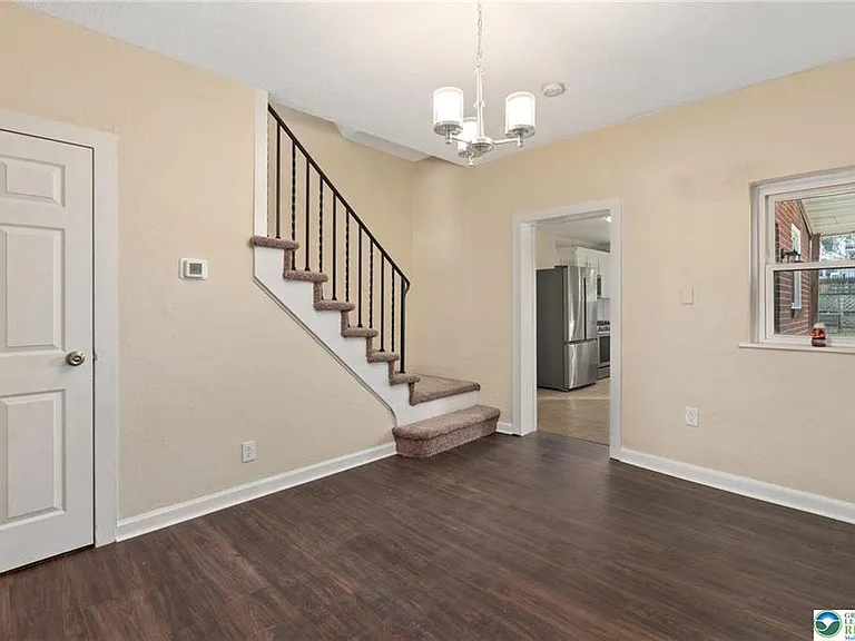 528 N Mohr St — Photo 8