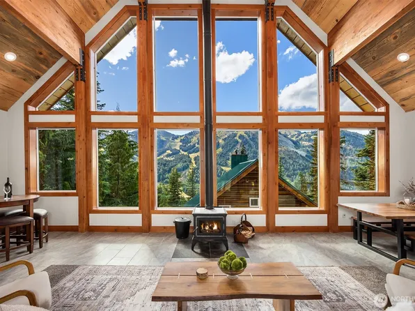 101 Gold Hill Rd E, Enumclaw, WA 98022