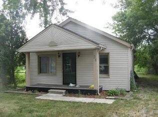 38 Hickory Dr, Troy, MI 48083