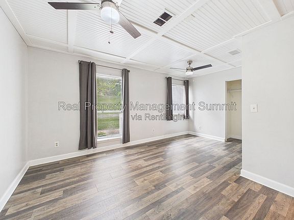 4th image of 1336 Hunters Rd APT C