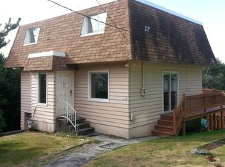 1478 Lexington Ave, Astoria, OR 97103